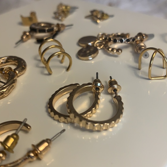 Set of Earrings - Picture 4 of 7